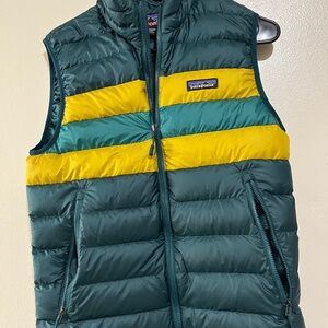 Patagonia Men's puffer vest Size XS